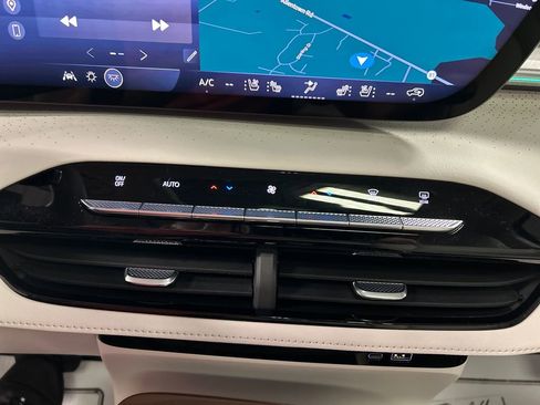 New 2026 Buick Enclave Avenir image 17