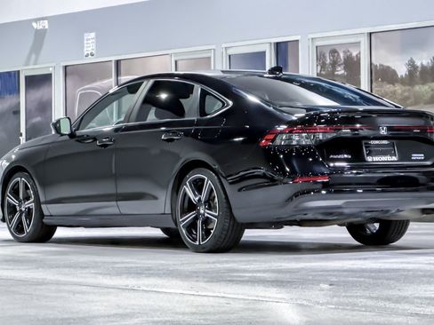 Used 2024 Honda Accord Sport image 3