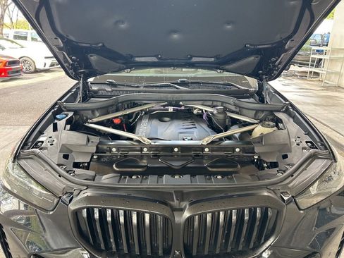 Used 2024 BMW X5 sDrive40i w/ M Sport Package image 11