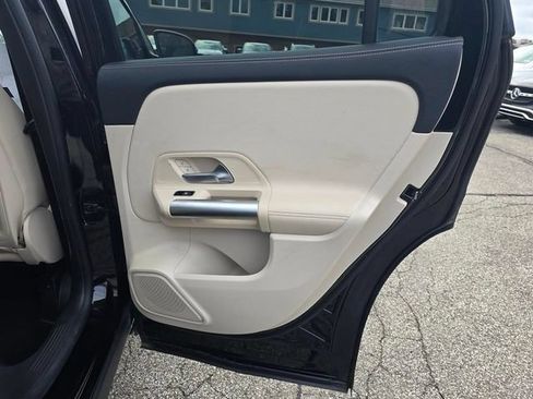 Certified 2025 Mercedes-Benz GLA 250 4MATIC image 19