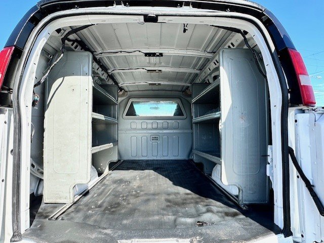 Used 2016 Chevrolet Express 2500 RWD image 20