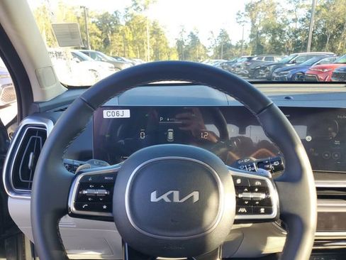 New 2025 Kia Sorento EX image 13