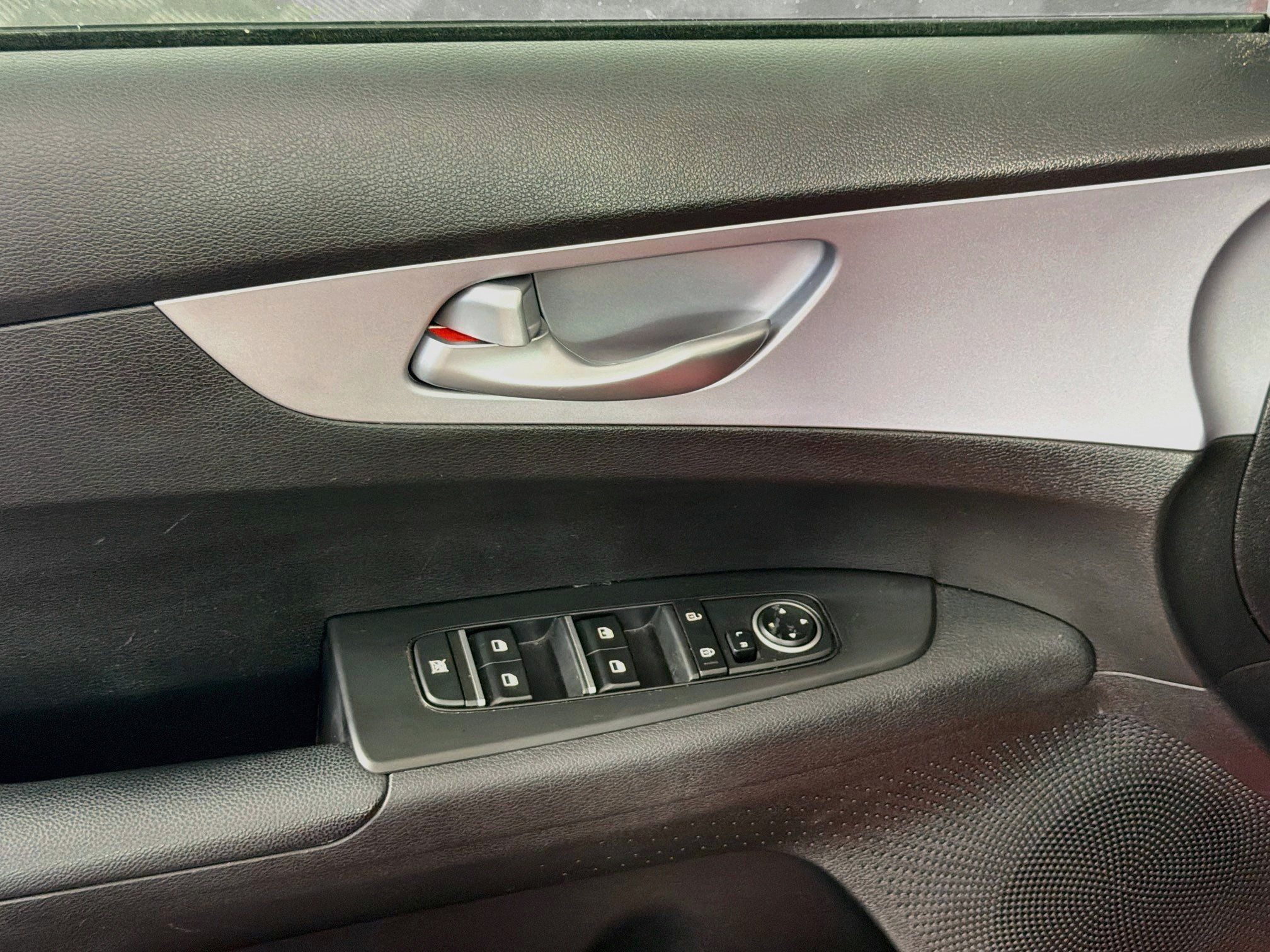 Used 2024 Kia Forte LXS FWD image 15