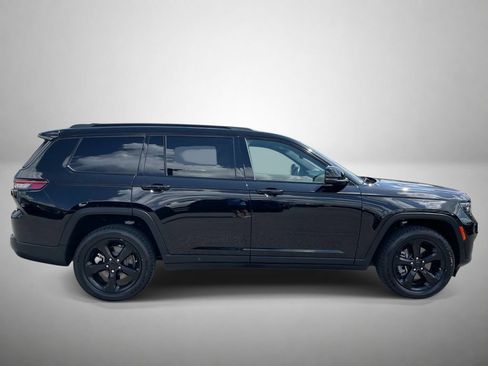 Used 2021 Jeep Grand Cherokee L Laredo RWD image 2