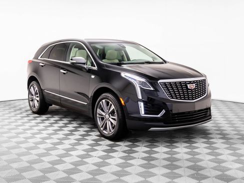 Certified 2025 Cadillac XT5 Premium Luxury w/ LPO, Floor Liner Package AWD/4WD image 7