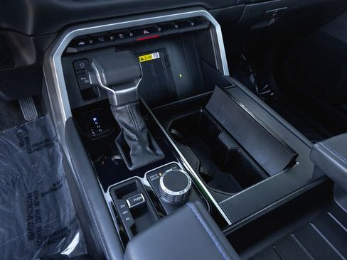 Used 2023 Toyota Tundra Platinum image 16