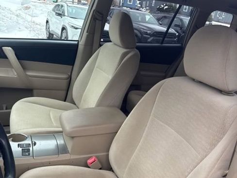 Used 2011 Toyota Highlander 4WD image 9