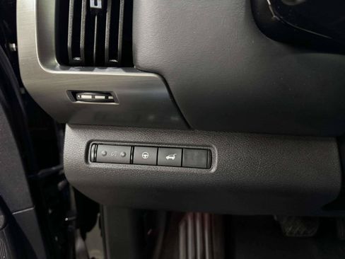 Used 2023 Nissan Pathfinder SL FWD image 45