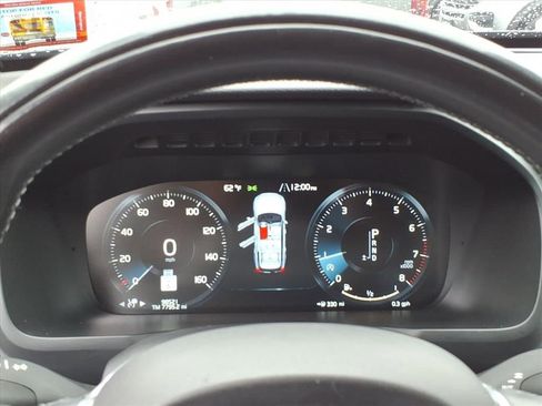 Used 2017 Volvo XC90 T6 Momentum w/ Vision Package image 20