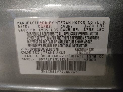Used 2025 Nissan Versa SV FWD image 33