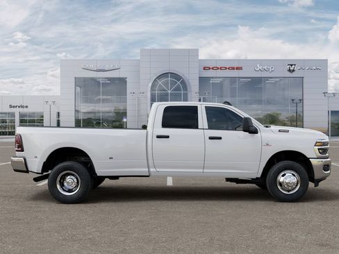 New 2026 RAM 3500 Tradesman AWD/4WD image 22