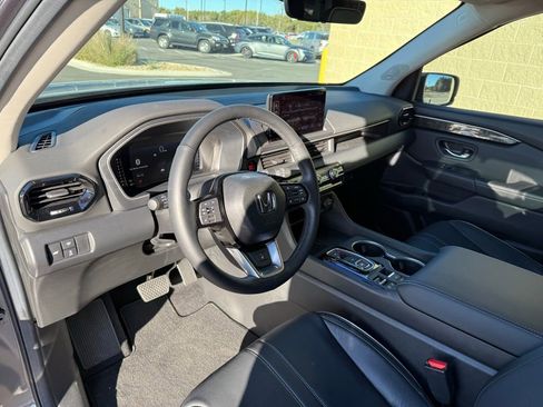 Used 2025 Honda Pilot Elite image 7