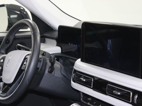 Used 2025 Lincoln Aviator Reserve w/ Illumination Package AWD/4WD image 32