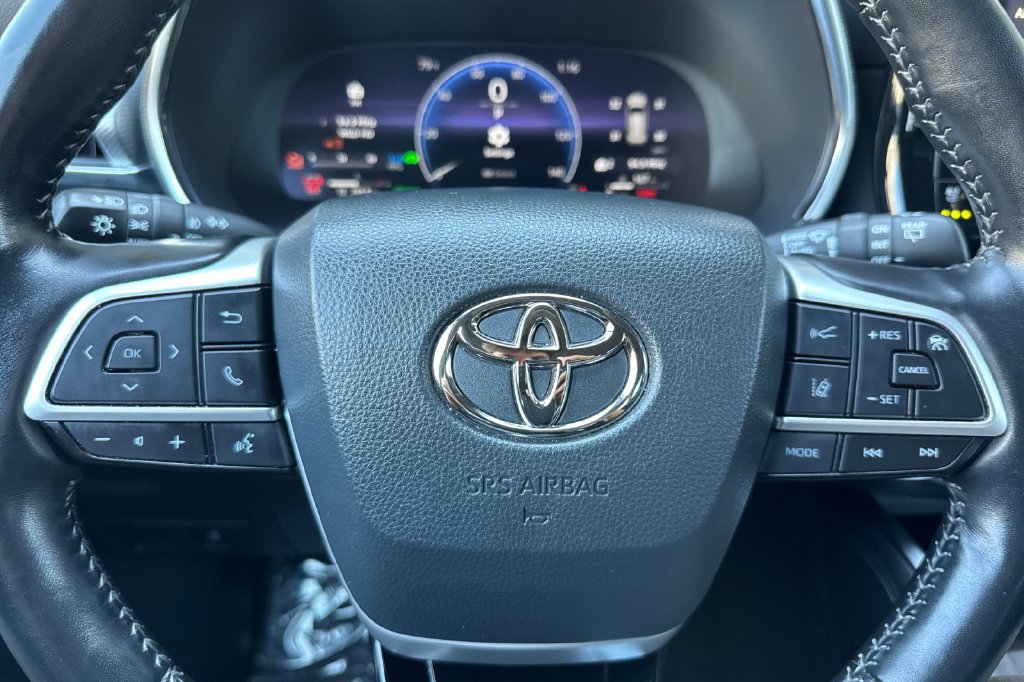 Used 2023 Toyota Highlander Platinum AWD/4WD image 23