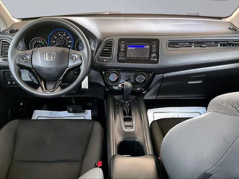 Used 2019 Honda HR-V LX image 7