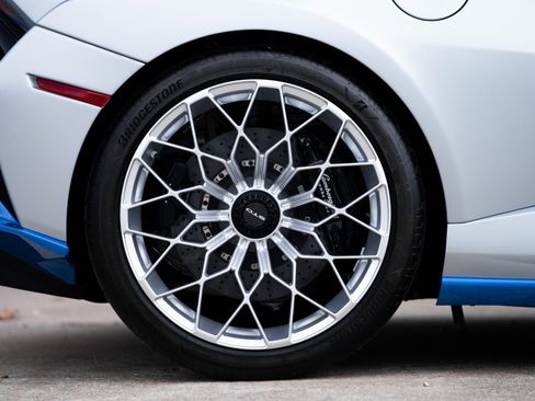 Used 2023 Lamborghini Huracan STO image 37