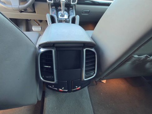 Used 2011 Porsche Cayenne S image 36