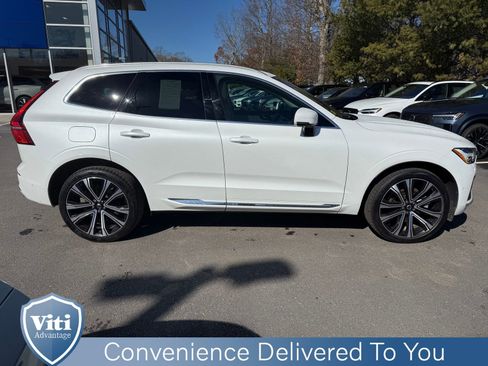 Certified 2023 Volvo XC60 B5 Ultimate w/ Climate Package image 9