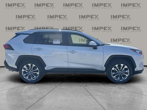 Used 2019 Toyota RAV4 Limited image 6
