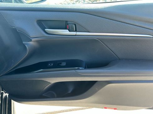 Used 2025 Toyota Camry SE image 31