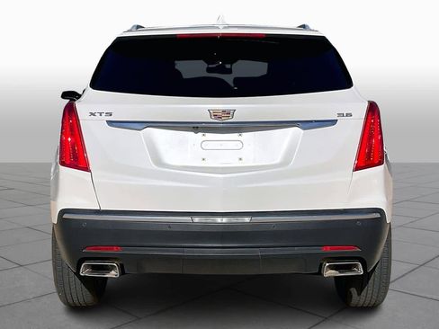 Used 2017 Cadillac XT5 FWD image 6
