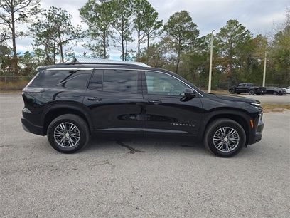 Used 2024 Chevrolet Traverse LT