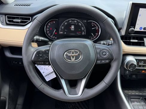 Used 2025 Toyota RAV4 XLE Premium FWD image 12