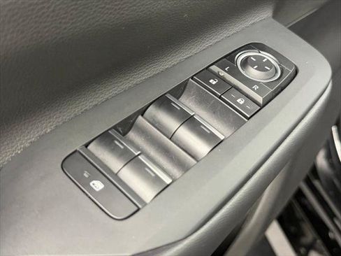 Certified 2025 Toyota Prius Plug-In Hybrid FWD image 20