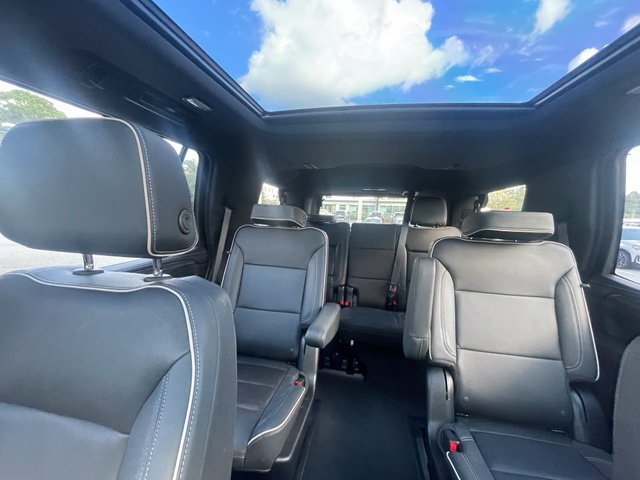 Used 2023 GMC Yukon SLT w/ SLT Luxury Package AWD/4WD image 14