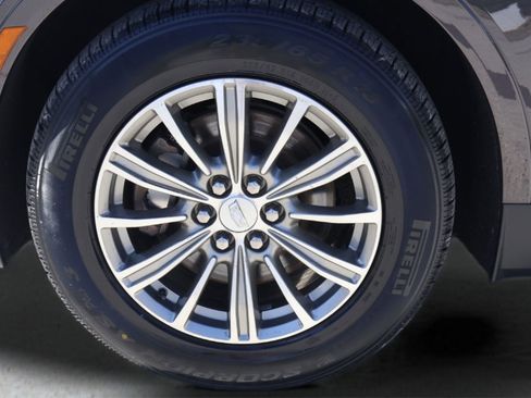 Used 2018 Cadillac XT5 Luxury w/ LPO, Wheel Lock Package image 9