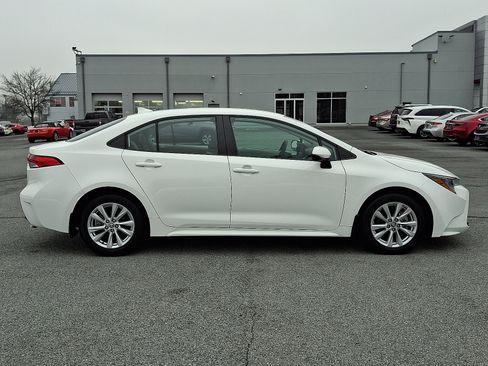 Certified 2024 Toyota Corolla LE w/ LE Convenience Package image 8