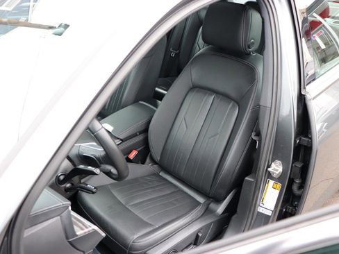 Used 2024 Audi A6 Premium Plus image 11