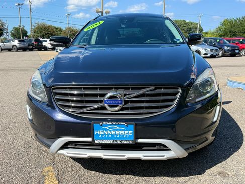 Used 2017 Volvo XC60 T6 Dynamic w/ Preferred Option Package AWD/4WD image 12