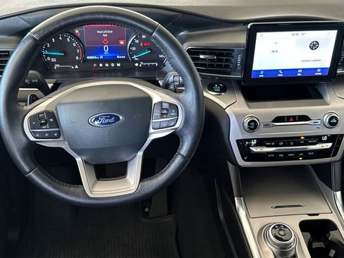 Used 2021 Ford Explorer XLT w/ Equipment Group 202A image 17