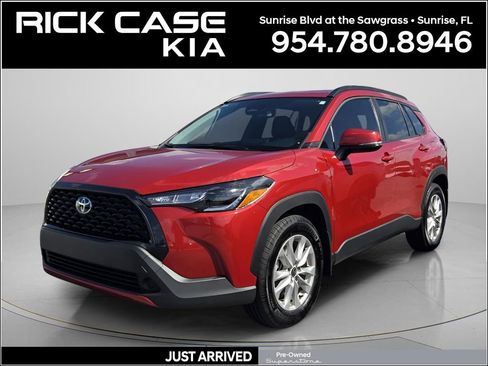 Used 2024 Toyota Corolla Cross LE w/ Moonroof Package image 1