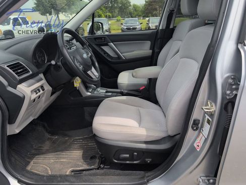 Used 2017 Subaru Forester 2.5i Premium w/ All-Weather Package AWD/4WD image 6