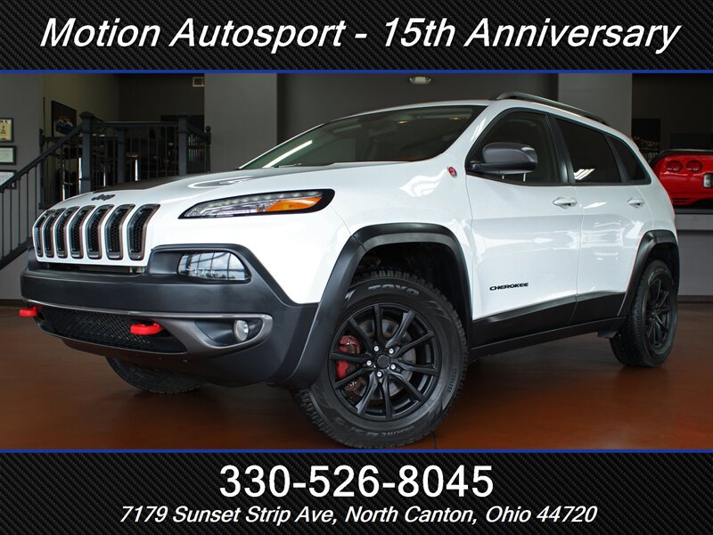 Used 2017 Jeep Cherokee Trailhawk w/ Cold Weather Group AWD/4WD image 1