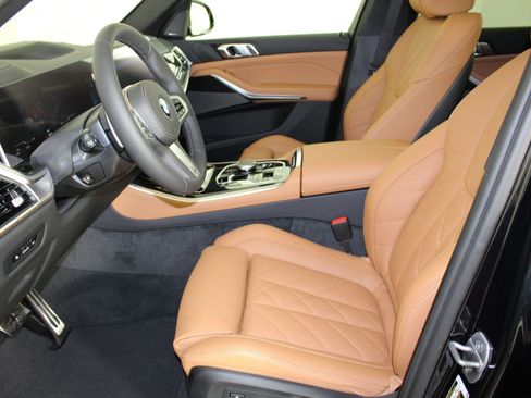 Used 2026 BMW X5 xDrive40i w/ M Sport Package image 5