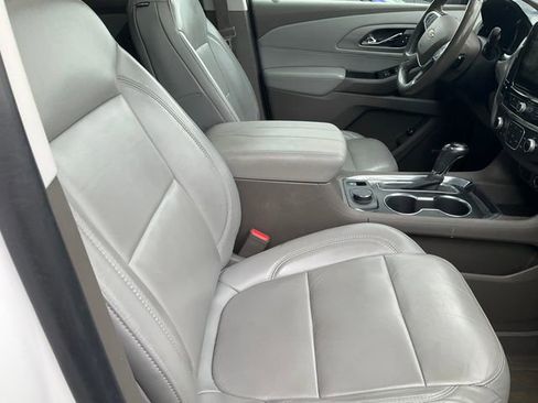 Used 2020 Chevrolet Traverse LT w/ LT Premium Package FWD image 8