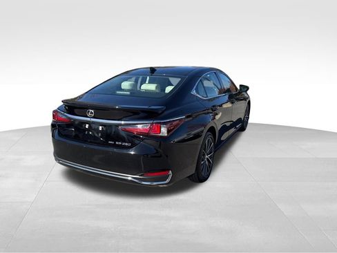 Used 2023 Lexus ES 250 w/ Premium Package image 7
