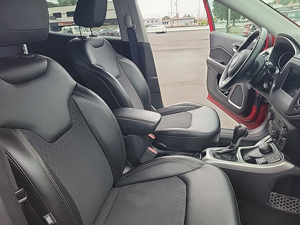 Used 2019 Jeep Compass Latitude AWD/4WD image 26