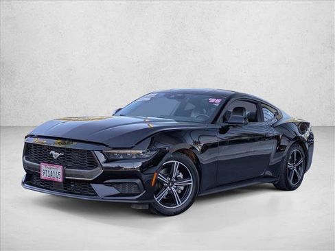 Used 2025 Ford Mustang Premium image 8