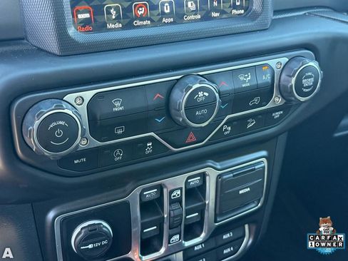 Used 2018 Jeep Wrangler Unlimited Rubicon w/ Dual Top Group image 22