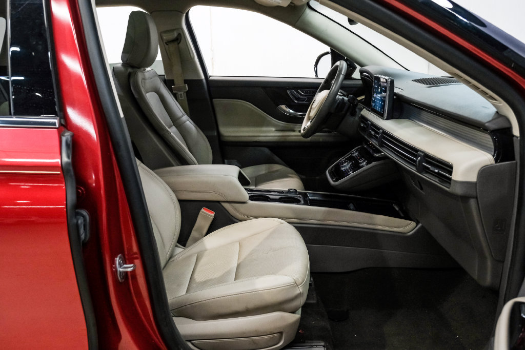 Used 2022 Lincoln Corsair AWD w/ Premium Package image 34