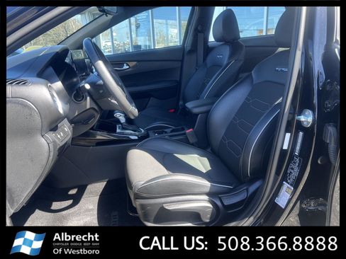 Used 2023 Kia Forte GT-Line w/ GT-Line Premium Package FWD image 10