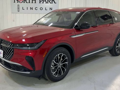 New 2026 Lincoln Nautilus Premier image 5