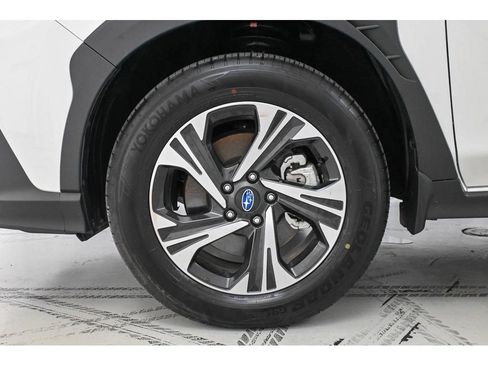 Used 2025 Subaru Crosstrek 2.5i Premium AWD/4WD image 23
