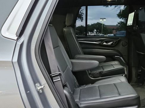 Used 2021 GMC Yukon Denali w/ Denali Premium Package AWD/4WD image 18