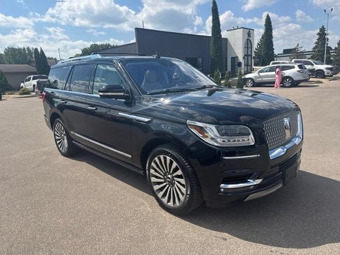 Used 2019 Lincoln Navigator Reserve w/ Cargo Package AWD/4WD image 4