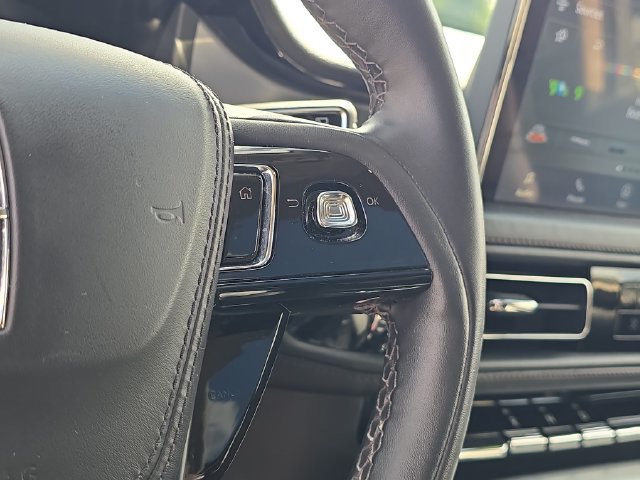 Used 2024 Lincoln Aviator AWD w/ Premium Package image 13